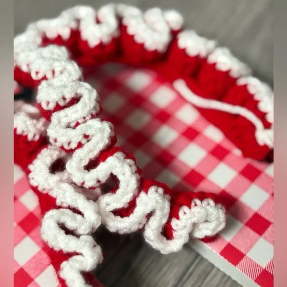 Red and White Crochet Flip Flops Ruffled Straps - Picture 7 of 10